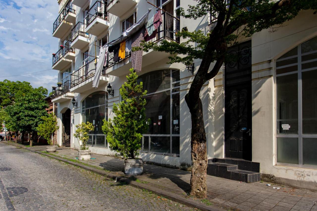 Apartments In The Historical Center Of Batumi, Near The Seaside Park Extérieur photo