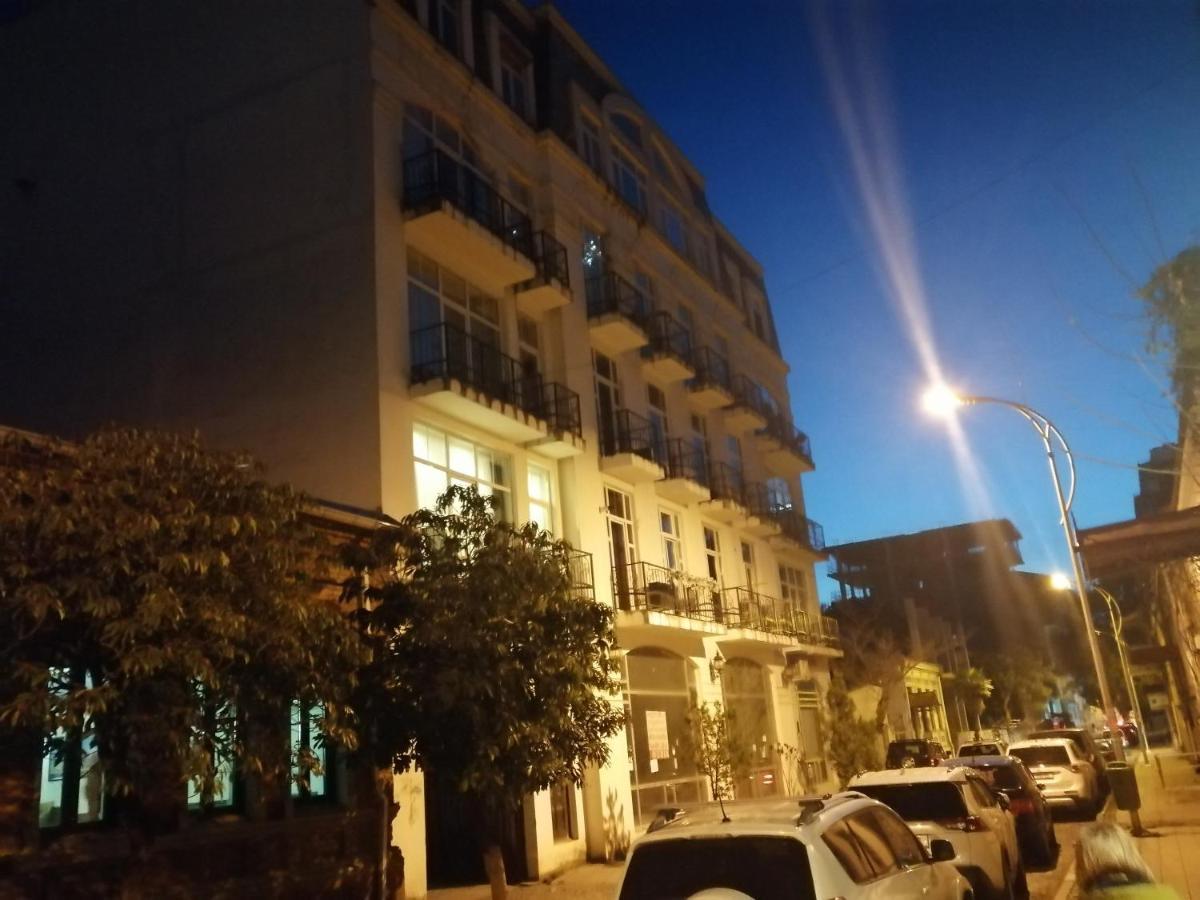 Apartments In The Historical Center Of Batumi, Near The Seaside Park Extérieur photo
